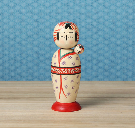 Komori-baby sitting kokeshi doll-子守りこけし | OGASAWARA, Yoshio 小笠原義雄 | Togatta style 遠刈田系 | 12cm in height