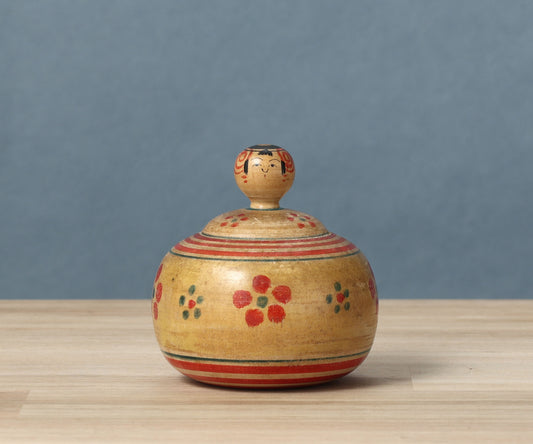 Vintage ejiko kokeshi doll | TAKAHASHI Chuzo 高橋忠蔵工人 | 古品えじここけし |  Tsuchiyu style 土湯系 | 8cm in height
