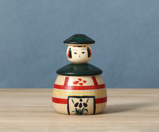 NIIYAMA, Mayumi 新山真由美工人 | Tagajo Nanmon ejiko kokeshi 多賀城南門えじここけし | Yajiro style 弥治郎系 | 9.5cm in height